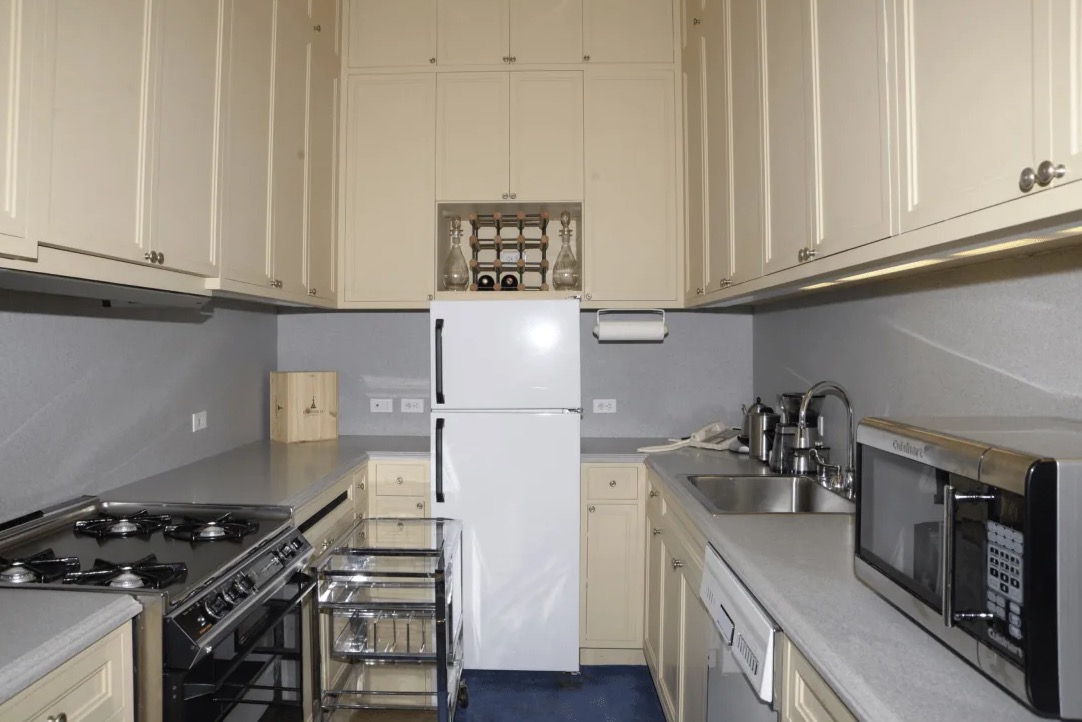 Ice Maker Line Leak Water Removal in Gresham, OR